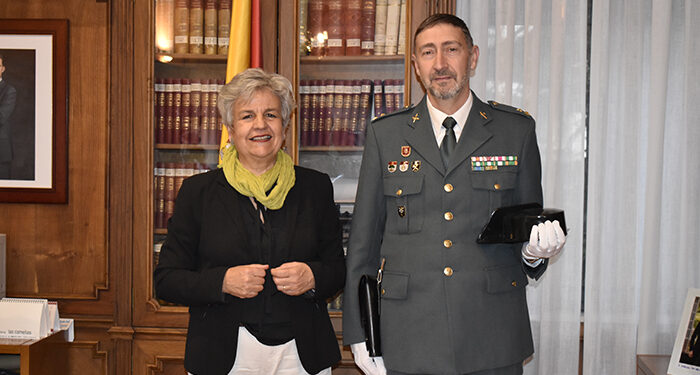 La subdelegada del Gobierno da la bienvenida al capitán Carlos Muñoz, nuevo mando de la Comandancia de la Guardia Civil en Cuenca 1 La subdelegada del Gobierno da la bienvenida al capitán Carlos Muñoz, nuevo mando de la Comandancia de la Guardia Civil en Cuenca
