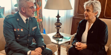 La subdelegada del Gobierno en Cuenca recibe al nuevo capitán de la Guardia Civil