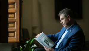 Los libros son una mirilla maravillosa