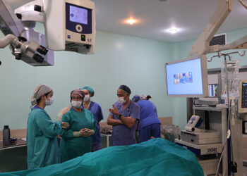 Los servicios de Otorrino y Oftalmología retoman las intervenciones endoscópicas gracias a la dotación de una torre de cirugía para el nuevo Hospital Universitario de Cuenca