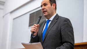 Martín-Buro “Otra foto, otra mentira la ciudad deportiva nunca llegó a Cuenca”