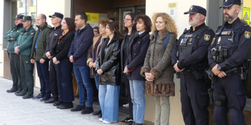 Minuto de silencio en Guadalajara por el asesinato de una niña de cinco años en el primer caso de violencia vicaria de este año