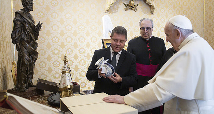 Page lamenta la muerte del Papa Francisco, un “buen hombre” a quien se va a recordar “por su clara vocación social” 1 Page lamenta la muerte del Papa Francisco, un “buen hombre” a quien se va a recordar “por su clara vocación social”