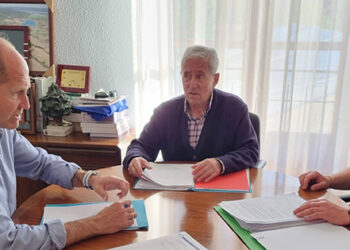 Pareja responde con eficacia y solidaridad ante el apagón eléctrico