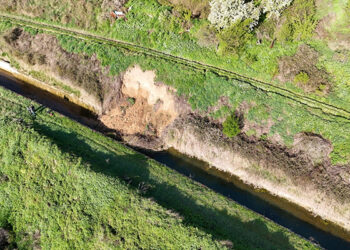 Se derrumba un talud de 6 metros de altura sobre el Canal del Henares