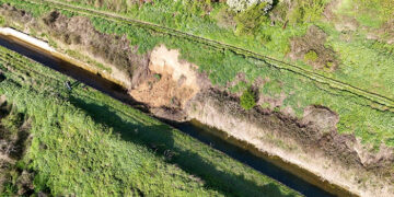 Se derrumba un talud de 6 metros de altura sobre el Canal del Henares