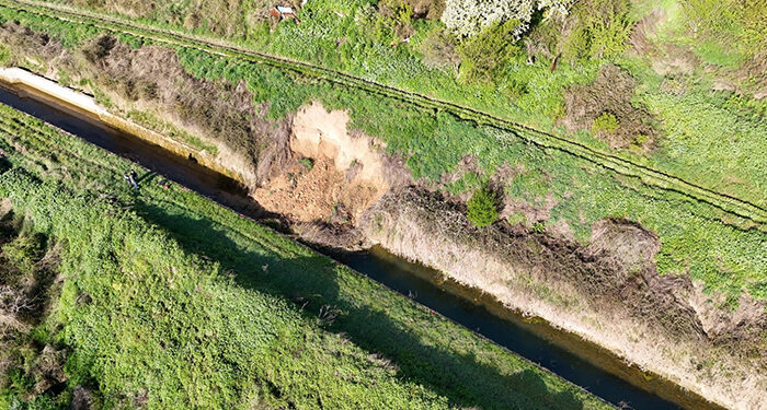 Se derrumba un talud de 6 metros de altura sobre el Canal del Henares 1 Se derrumba un talud de 6 metros de altura sobre el Canal del Henares