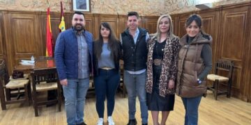 Toman posesión de sus actas tres nuevos concejales de Villanueva de la Jara