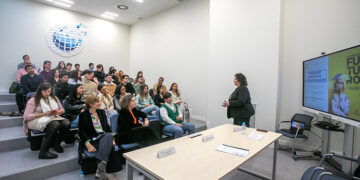 Un total de 21 jóvenes de la cuarta promoción de las Becas de Internacionalización se preparan para completar su formación con prácticas en el exterior