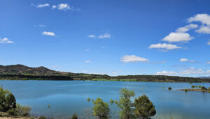 Una reducción de casi un cincuenta por ciento de agua para regadíos en 2027, lo más positivo para los Ribereños, que seguirán luchando