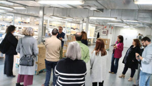 Visita institucional a la formación Dual de ‘Operaciones auxiliares de montaje y mantenimiento de equipos eléctricos y electrónicos’, impartida en la empresa AIRIS