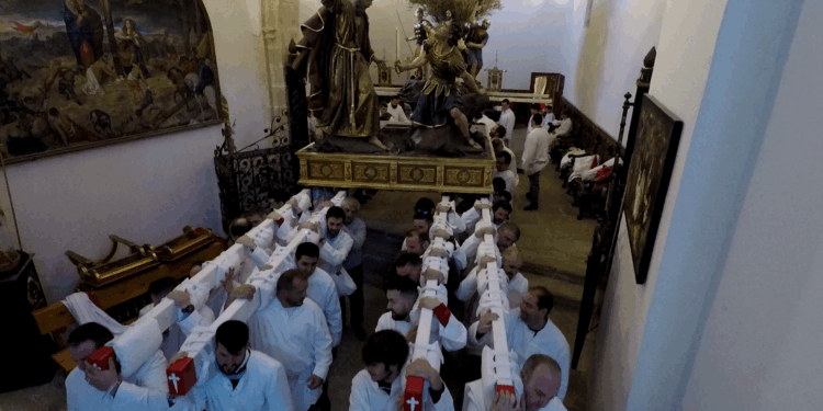 Vídeo. Ensamblaje del grupo escultórico de San Pedro Apóstol 1 vlcsnap 00236