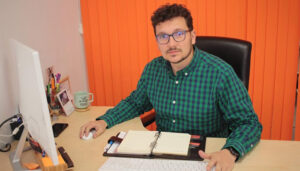 Adrián Martínez Vicente asegura que las lanzaderas al AVE “funcionan y, como todo lo que es positivo para Cuenca, no gusta al PP”