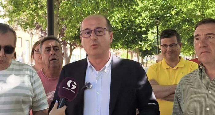 Alberto Rojo se pone a disposición del personal de los servicios municipales por la inacción de Guarinos “ante el drama de conflictividad laboral que vive la ciudad” 1 Alberto Rojo se pone a disposición del personal de los servicios municipales por la inacción de Guarinos “ante el drama de conflictividad laboral que vive la ciudad”