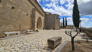Alcocer inaugura los “Jardines de la Iglesia” un espacio recuperado para la memoria, el encuentro y la belleza