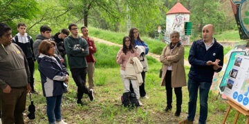 Alumnos del IES Fernando Zóbel conocen la Estación de Aforos y SAIH en Cuenca con el presidente de la Confederación Hidrográfica del Júcar
