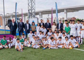Álvaro Arbeloa vuelve a visitar la escuela sociodeportiva de la Fundación Real Madrid en Guadalajara