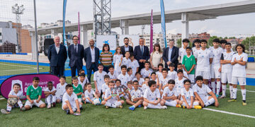 Álvaro Arbeloa vuelve a visitar la escuela sociodeportiva de la Fundación Real Madrid en Guadalajara
