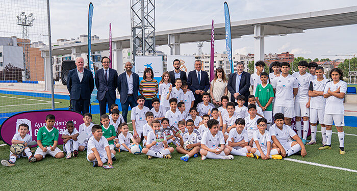 Álvaro Arbeloa vuelve a visitar la escuela sociodeportiva de la Fundación Real Madrid en Guadalajara 1 Álvaro Arbeloa vuelve a visitar la escuela sociodeportiva de la Fundación Real Madrid en Guadalajara