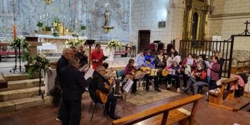 Cardenete mantiene viva la tradición del Mayo a la Virgen