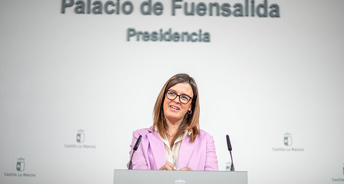 Castilla-La Mancha refuerza su red pública de cuidados con 14 millones de euros para la atención a mayores y personas con discapacidad