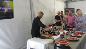 Conferencias, cortadores de jamón, catas y showcooking cierran este domingo FERACAM