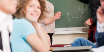 Convocado el proceso de admisión en centros docentes que imparten educación para personas adultas de cara al curso 2025-2026