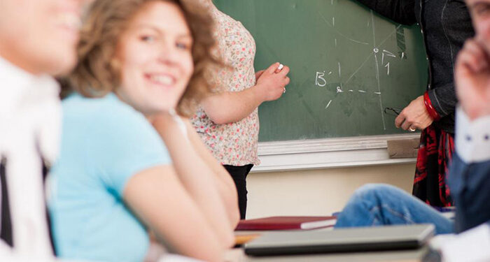 Convocado el proceso de admisión en centros docentes que imparten educación para personas adultas de cara al curso 2025-2026