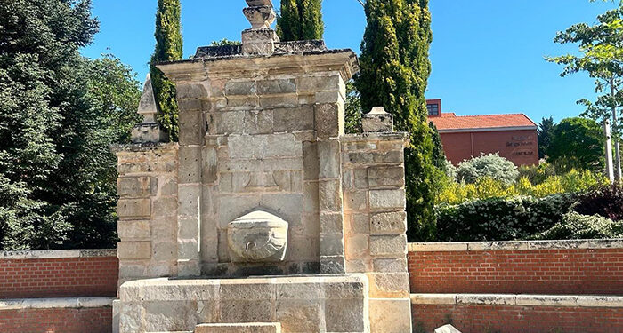 Destrozan la emblemática fuente de La Fuensanta: el Ayuntamiento de Cuenca asegura que la reparará 1 Destrozan la emblemática fuente de La Fuensanta el Ayuntamiento de Cuenca asegura que la reparará