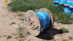 Detenidas tres personas cuando se disponían a sustraer dos bobinas de aluminio en un parque solar de Almadrones