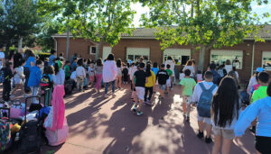 Docentes de seis colegios del país se reúnen en el CEIP San Blas de Cabanillas, en el proyecto “Juntos Mejor”