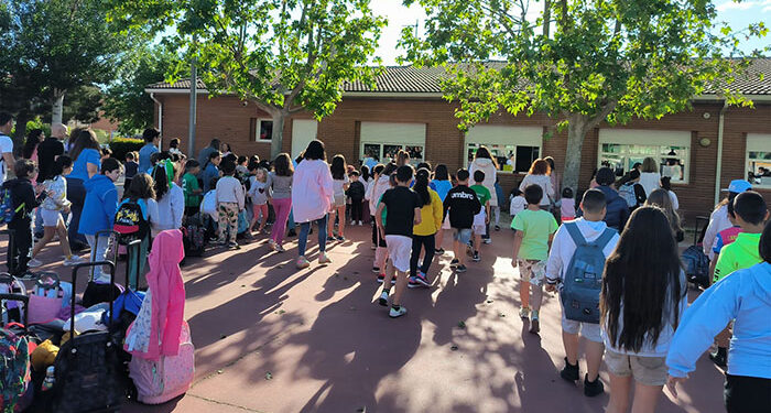 Docentes de seis colegios del país se reúnen en el CEIP San Blas de Cabanillas, en el proyecto “Juntos Mejor” 1 Docentes de seis colegios del país se reúnen en el CEIP San Blas de Cabanillas, en el proyecto “Juntos Mejor”