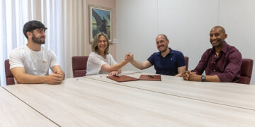 El Ayuntamiento de Guadalajara firma convenio con el Club Alcarreño de Salvamento y Socorrismo para fomentar el deporte inclusivo y femenino