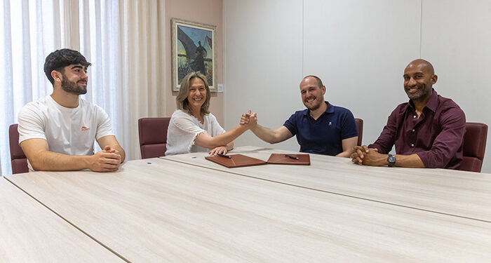 El Ayuntamiento de Guadalajara firma convenio con el Club Alcarreño de Salvamento y Socorrismo para fomentar el deporte inclusivo y femenino