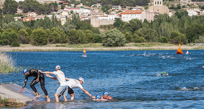 El Azud de Pareja acoge el VIII Acuatlón Dani Molina: deporte, superación y emoción en estado puro 1 El Azud de Pareja acoge el VIII Acuatlón Dani Molina deporte, superación y emoción en estado puro