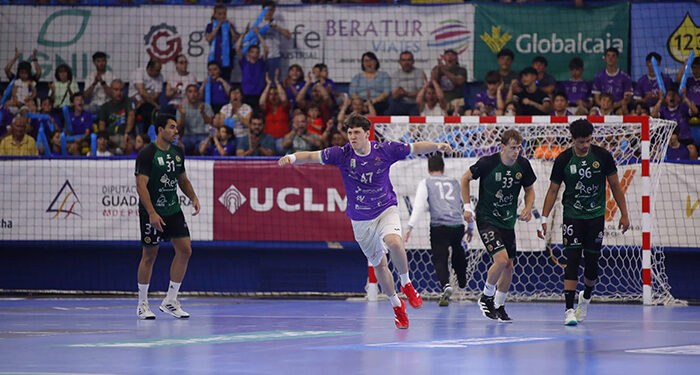 El BM Guadalajara salva el descenso directo venciendo a un REBI BM Cuenca que no se jugaba nada 1 El BM Guadalajara salva el descenso directo venciendo a un REBI BM Cuenca que no se jugaba nada