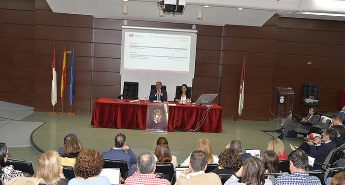 El Claustro de la UCLM acuerda iniciar el procedimiento de elaboración de nuevos Estatutos