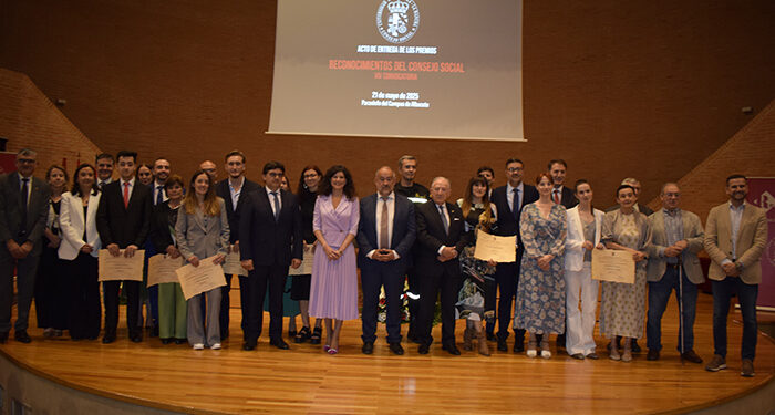El Consejo Social de la UCLM reconoce la labor de personas y entidades que destacan en el desarrollo universitario y social de la región 1 El Consejo Social de la UCLM reconoce la labor de personas y entidades que destacan en el desarrollo universitario y social de la región
