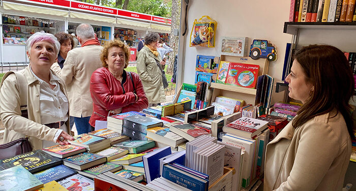 El Gobierno regional impulsa el recién creado Gremio de Editoriales de Castilla-La Mancha con la cesión de una caseta en la Feria del Libro de Guadalajara