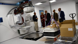 El Hospital Universitario de Cuenca instala la última tecnología en radioterapia para tratar a pacientes oncológicos