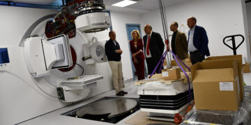 El Hospital Universitario de Cuenca instala la última tecnología en radioterapia para tratar a pacientes oncológicos