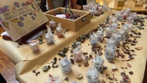 El IES Pedro Mercedes celebra el II Mercadillo Solidario del Aula de Emprendimiento Profesional (APE)