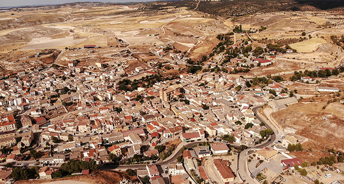 El MITECO adjudica 750.000 euros a Illana para transformar edificios de las antiguas escuelas en viviendas