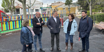 El Parque de Fátima estrena área infantil y mobiliario urbano, además de la remodelación de sus caminos