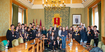 El alcalde de Cuenca felicita al club deportivo amiab de atletismo por sus logros en esta temporada