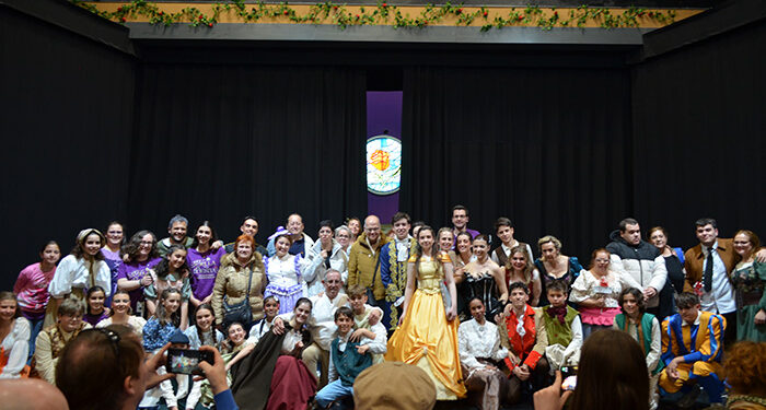 Este domingo 11 de mayo, última función de la 1ª temporada de La Bella y La Bestia, el musical del Grupo de Teatro de Salesianos Guadalajara 1 Este domingo 11 de mayo, última función de la 1ª temporada de La Bella y La Bestia, el musical del Grupo de Teatro de Salesianos Guadalajara