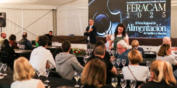 FERACAM termina sus actividades mezclando catas y showcooking con referentes en enología y salud