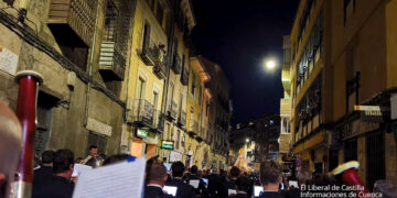 Procesión. «Encarnación Coronada» en la procesión de la Virgen de la Luz