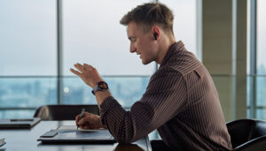 Huawei Watch 5 llega con funciones inteligentes de salud e interacciones avanzadas