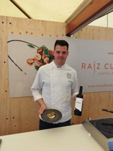 Jesús Pardo, del restaurante Dama Juana, muestra la gastronomía alcarreña en una nueva edición de Tast a la Rambla en Barcelona